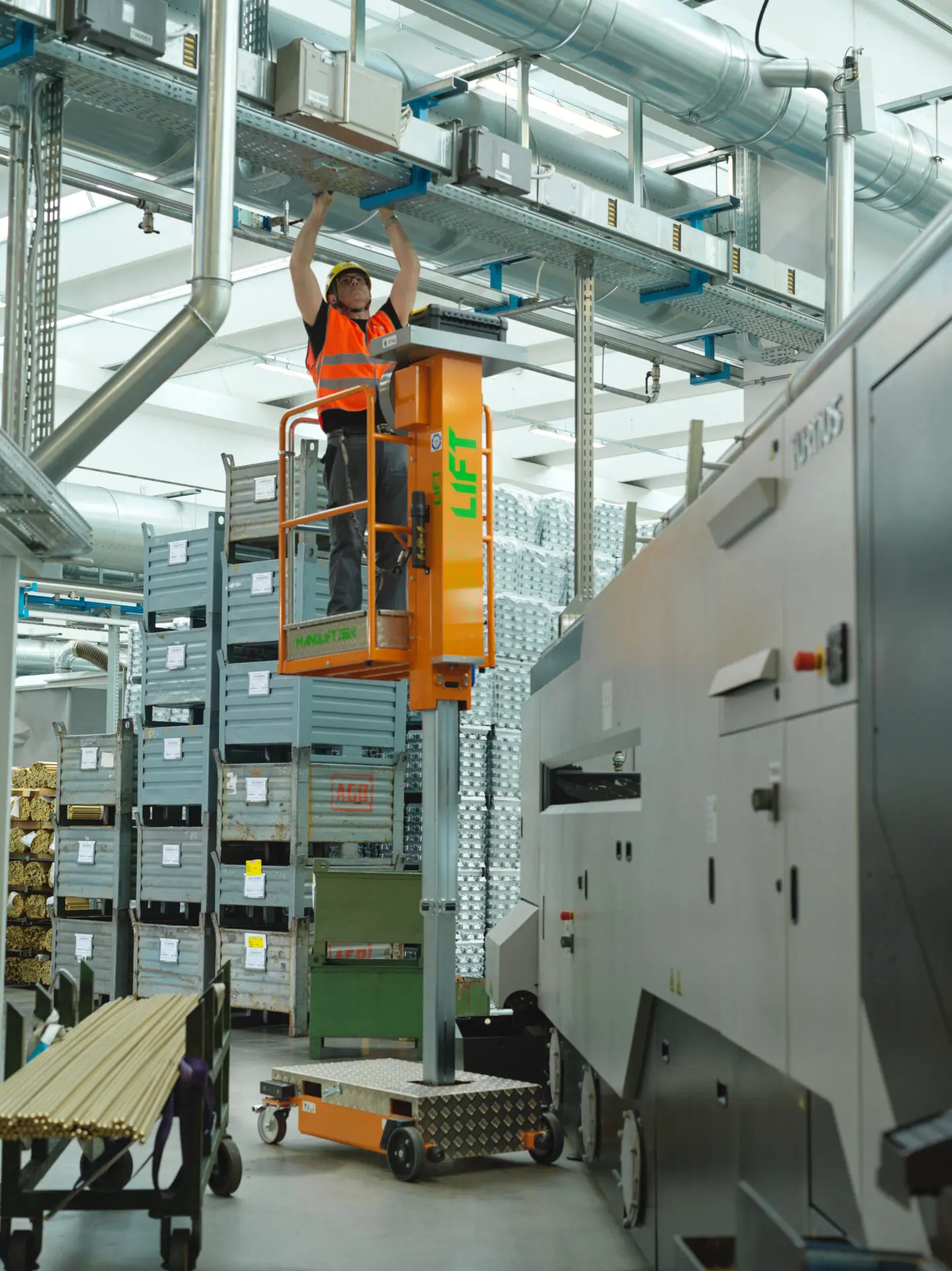 Axolift Manulift 200/4 Low level Access Platform
